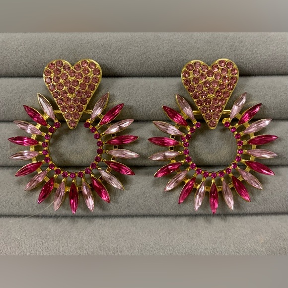 💗 Heart Sunburst Stud Earrings - Picture 5 of 10